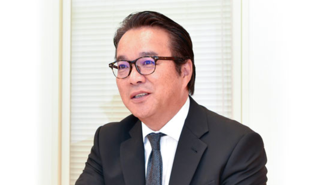 株式会社ネクストビジョン社長が会社のビジョンを話している様子