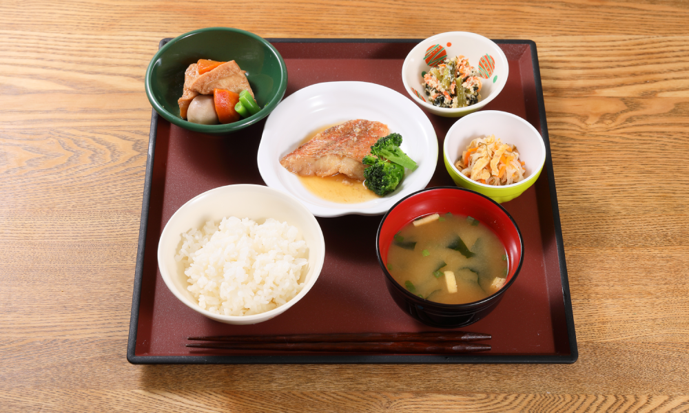 煮魚定食の写真